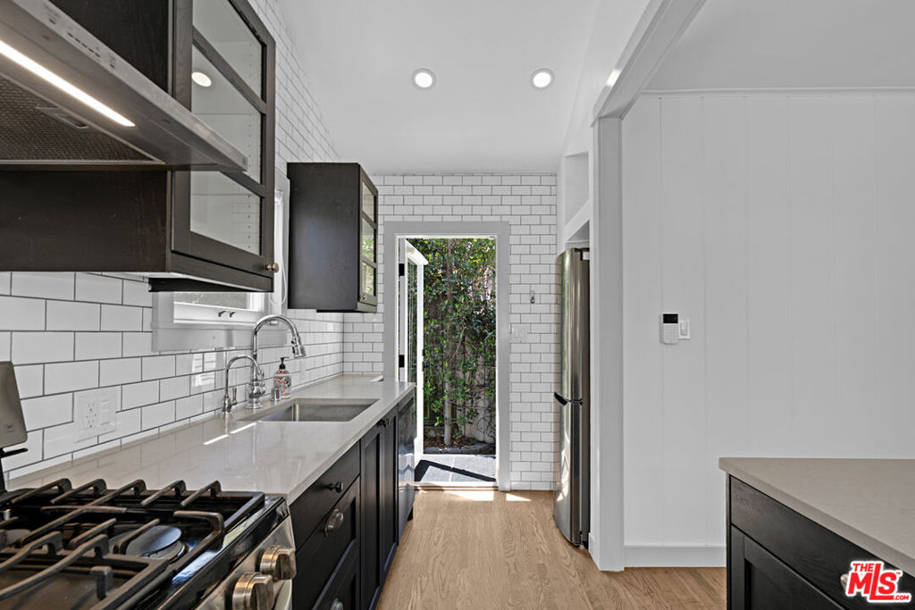 30 Fleet Street Property Photo 19