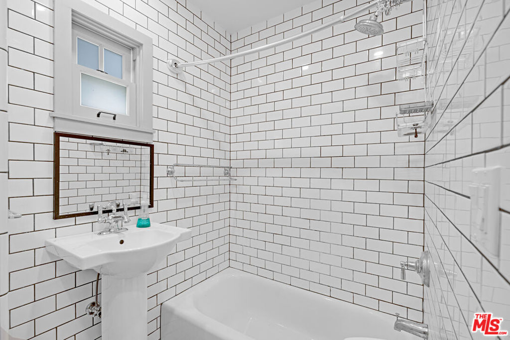 30 Fleet Street Property Photo 25