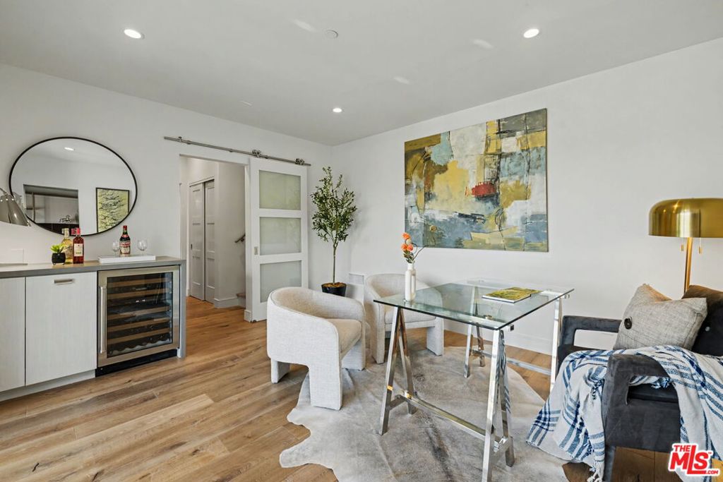 922 Berkeley Street Property Photo 14