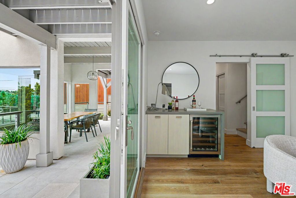 922 Berkeley Street Property Photo 16