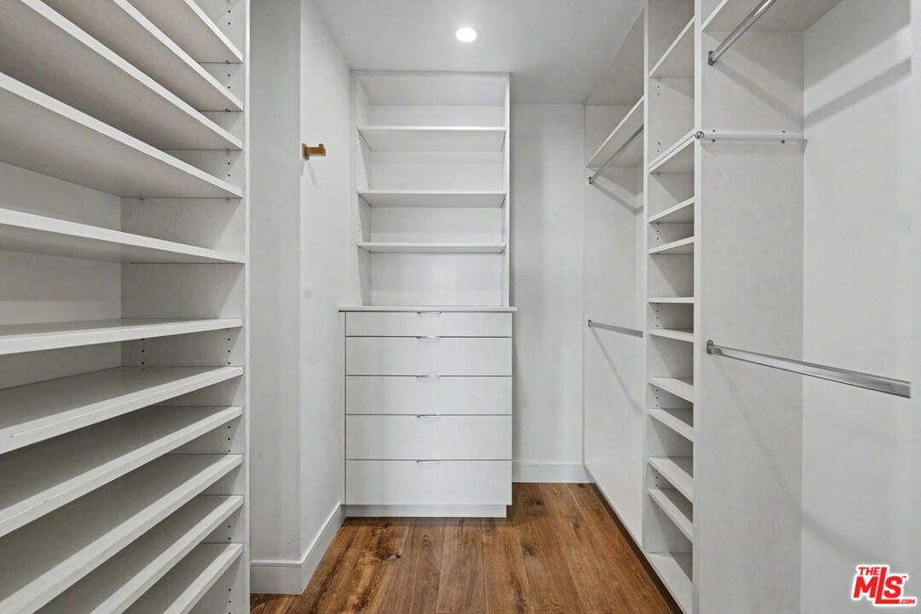922 Berkeley Street Property Photo 30