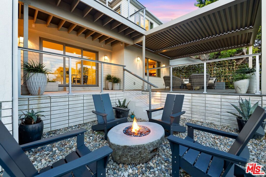 922 Berkeley Street Property Photo 46