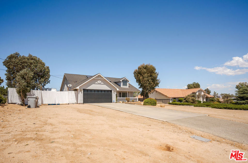 18626 Fairburn Street Property Photo 4