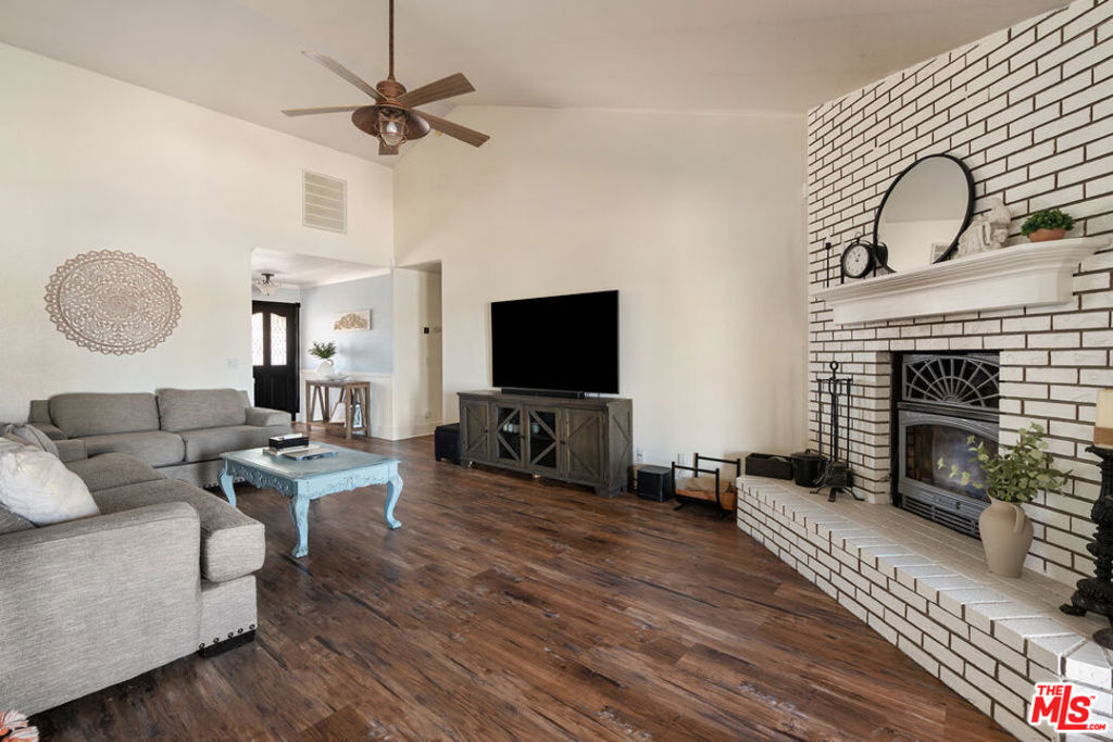18626 Fairburn Street Property Photo 8