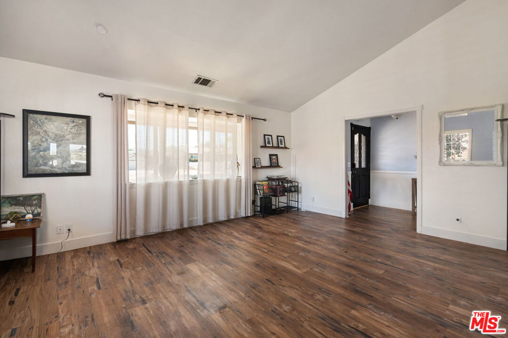 18626 Fairburn Street Property Photo 18