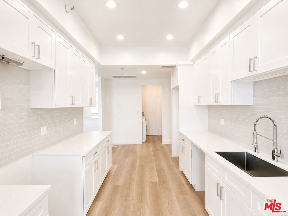 10390 WILSHIRE Boulevard 1804 Property Photo 1