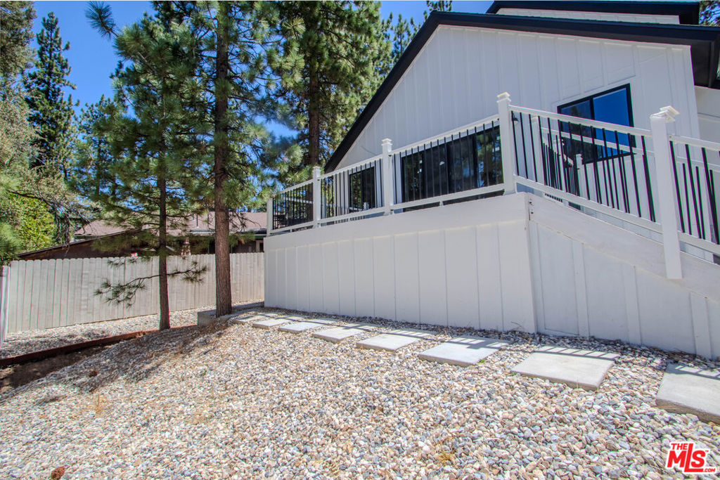 225 E Aeroplane Boulevard Property Photo 8