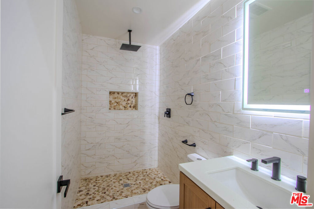 225 E Aeroplane Boulevard Property Photo 23