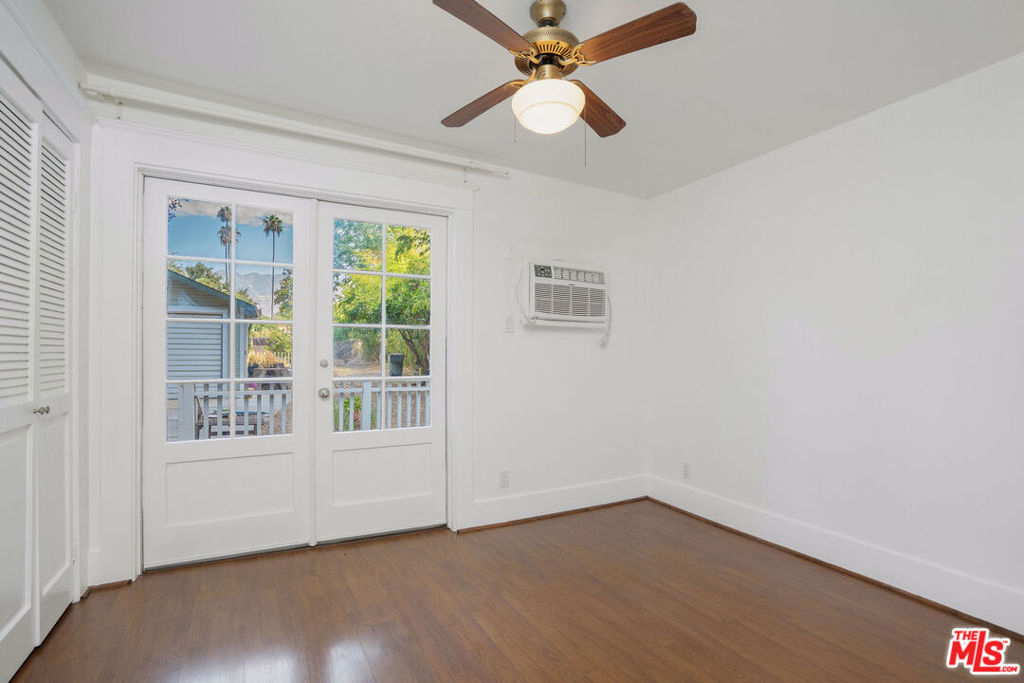 615 E Howard Street Property Photo 8