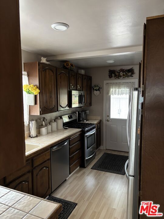 1431 N Hill Avenue Property Photo 7