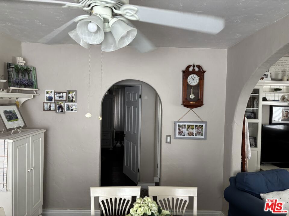 1431 N Hill Avenue Property Photo 9