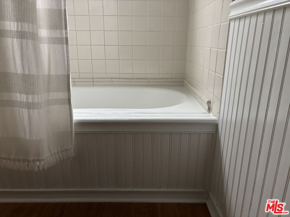 1431 N Hill Avenue Property Photo 12