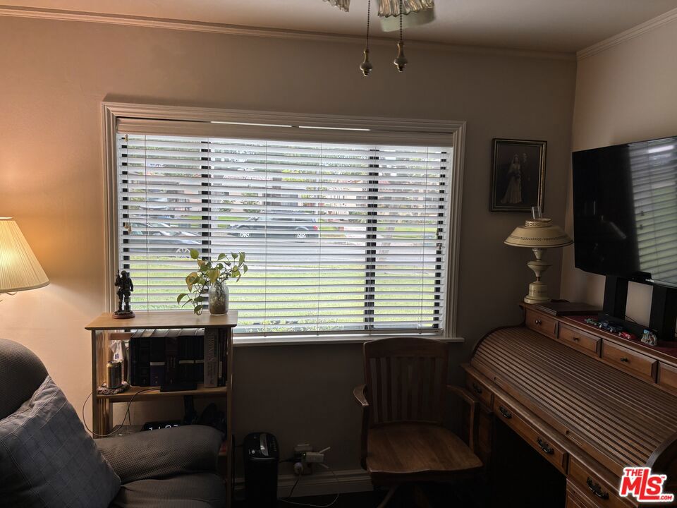 1431 N Hill Avenue Property Photo 15