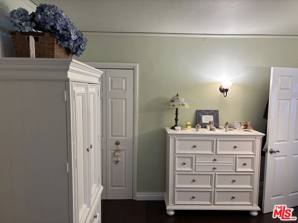 1431 N Hill Avenue Property Photo 16