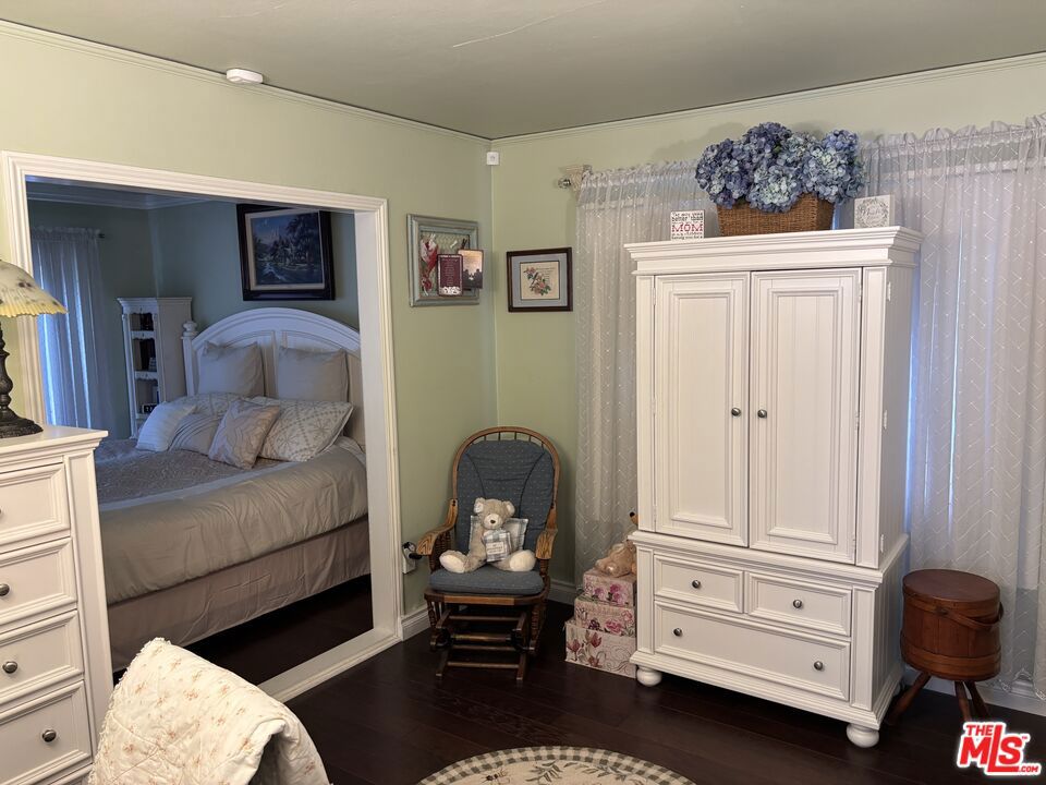 1431 N Hill Avenue Property Photo 18
