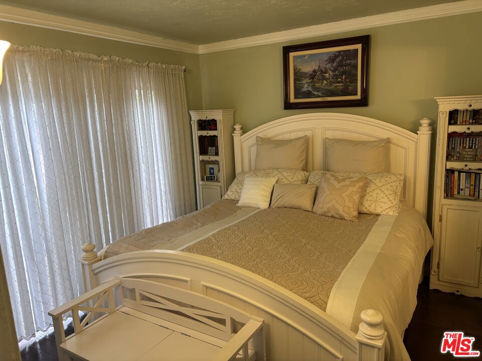 1431 N Hill Avenue Property Photo 20