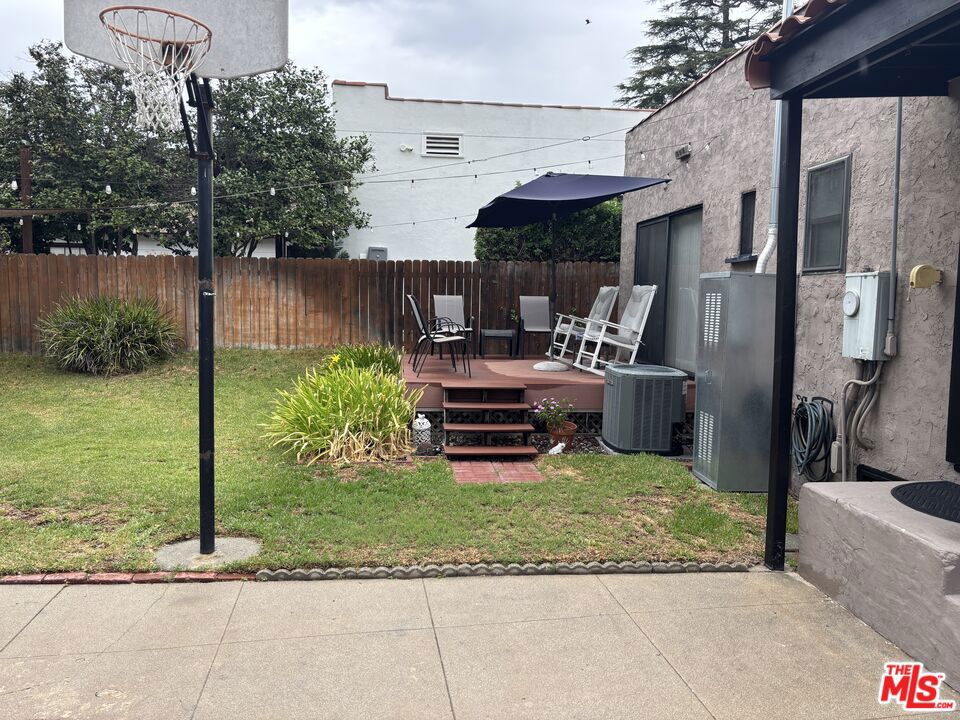 1431 N Hill Avenue Property Photo 26