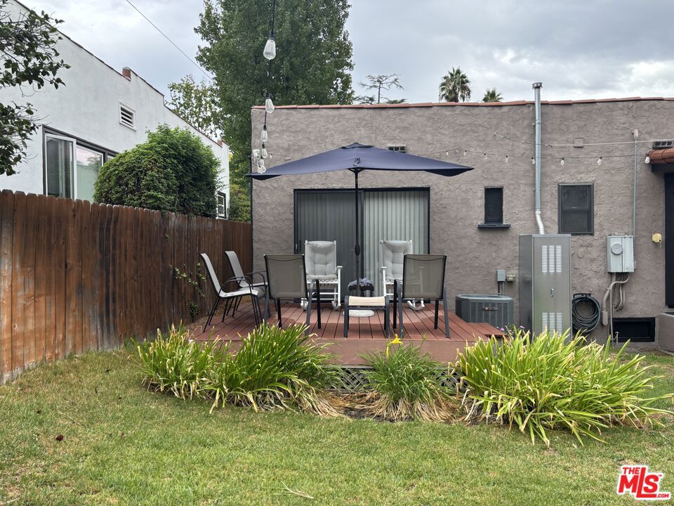1431 N Hill Avenue Property Photo 29