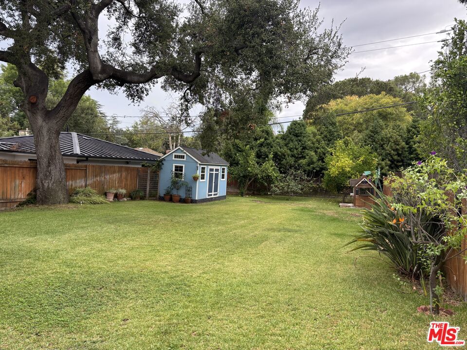 1431 N Hill Avenue Property Photo 32