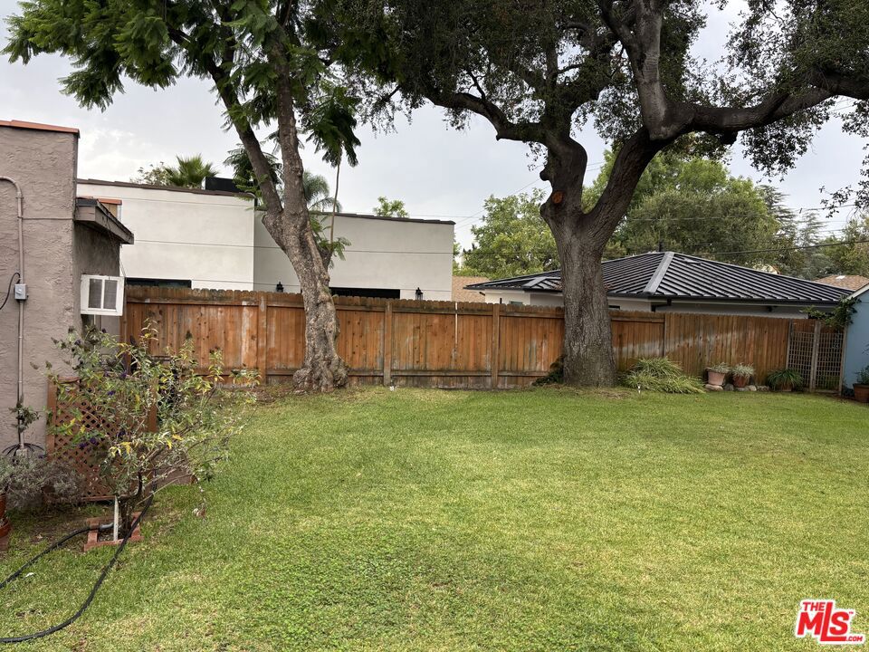 1431 N Hill Avenue Property Photo 33