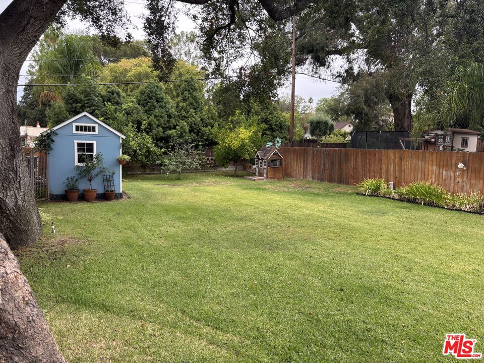 1431 N Hill Avenue Property Photo 34
