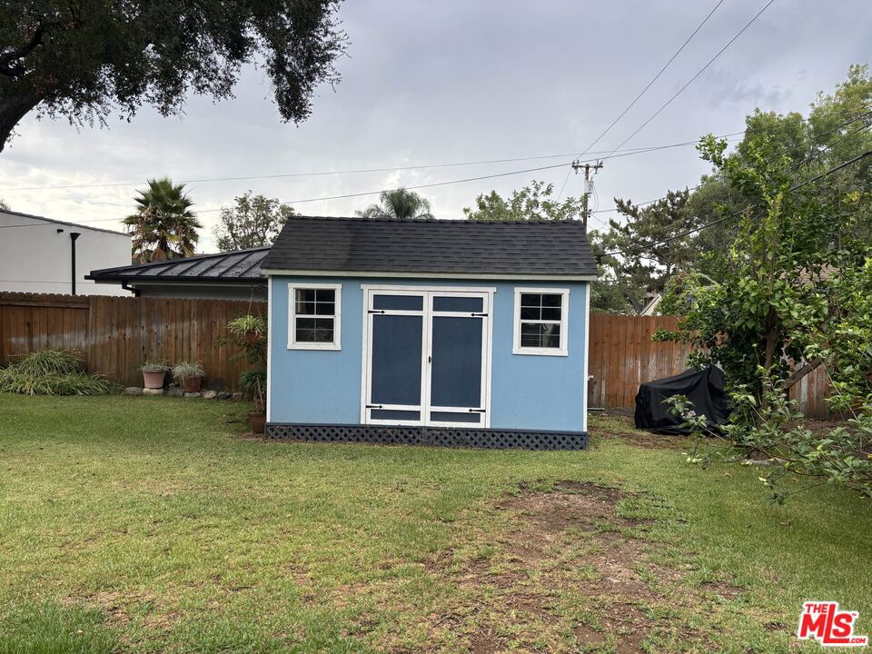 1431 N Hill Avenue Property Photo 36