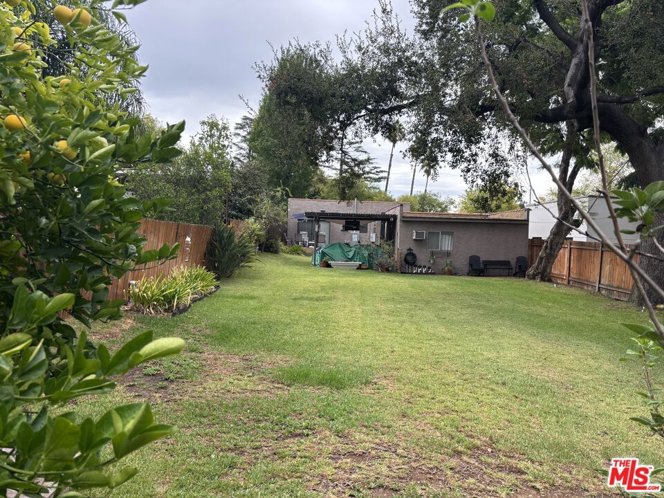 1431 N Hill Avenue Property Photo 37