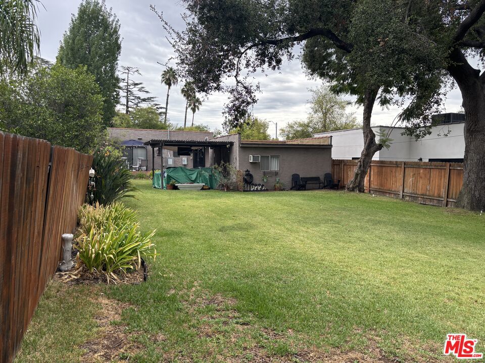 1431 N Hill Avenue Property Photo 38