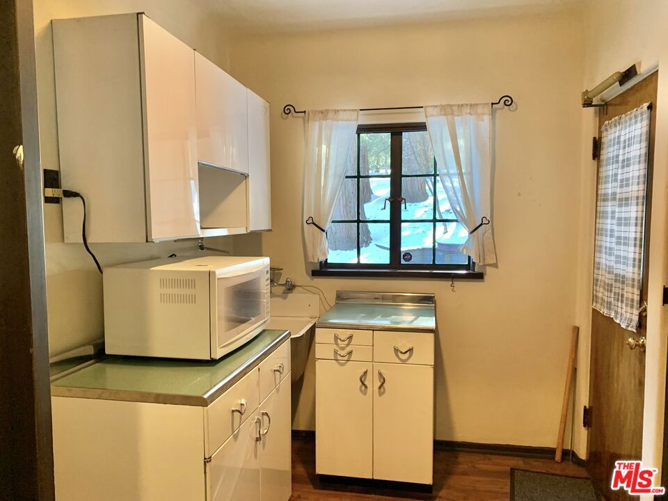 28832 Sycamore Drive Property Photo 6