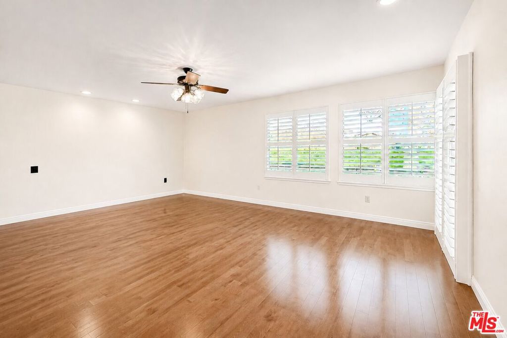 20151 Village 20 Property Photo 14