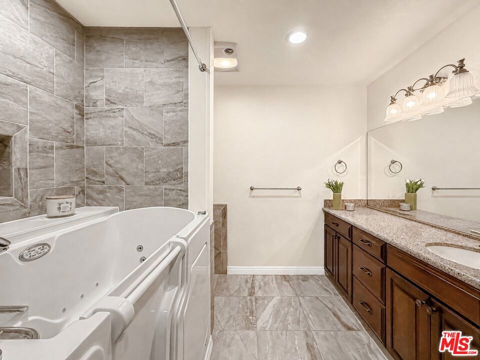 20151 Village 20 Property Photo 19