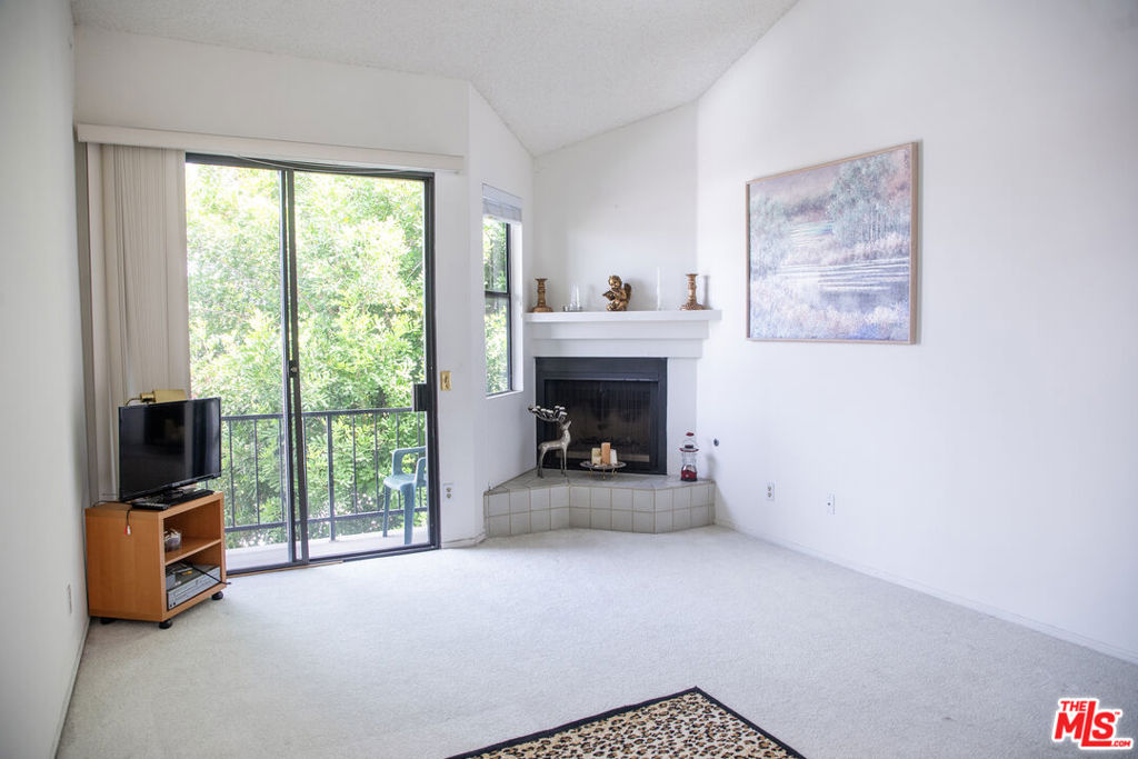 6323 Reseda Boulevard 44 Property Photo 1