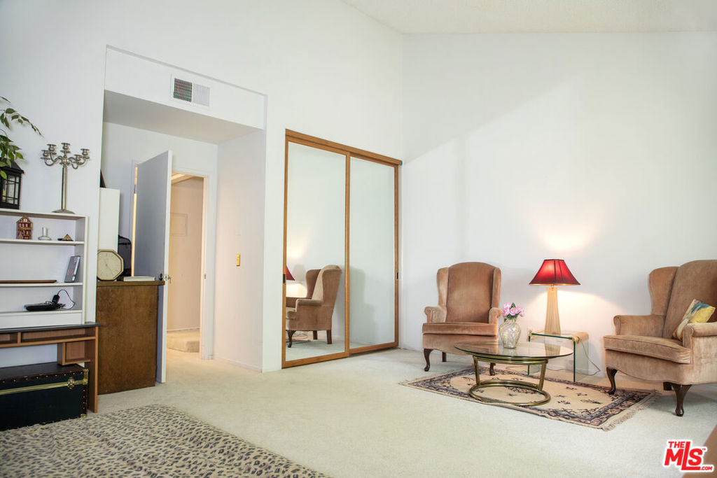 6323 Reseda Boulevard 44 Property Photo 16