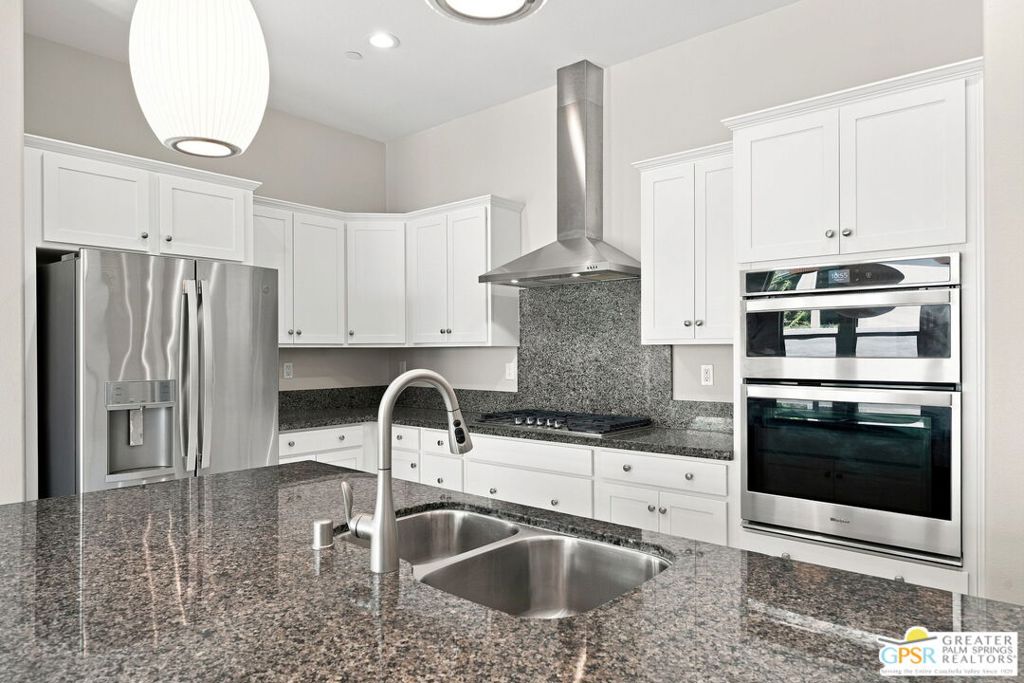 76 Burgundy Property Photo 17