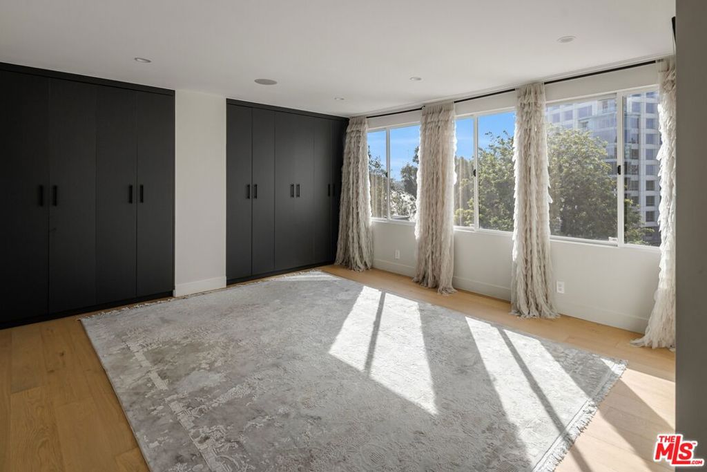 875 Comstock Avenue 4b Property Photo 7