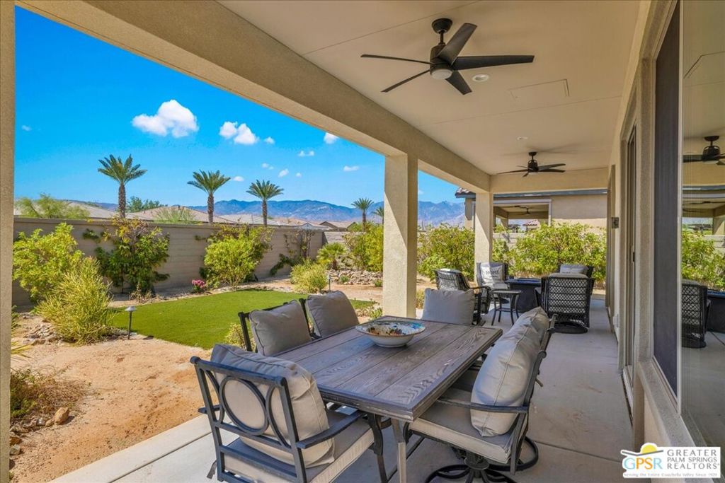 100 Zinfandel Property Photo 1
