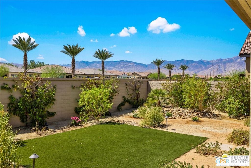 100 Zinfandel Property Photo 2