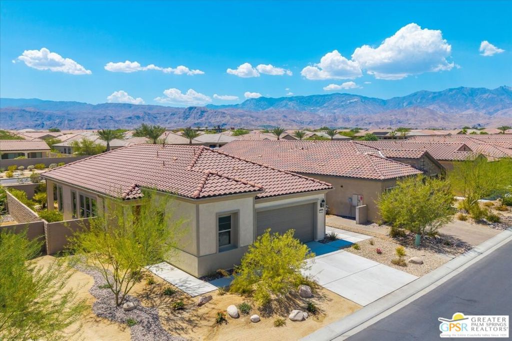 100 Zinfandel Property Photo 10