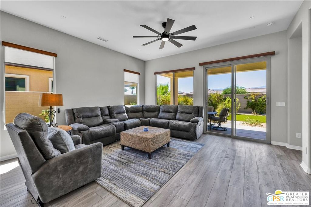 100 Zinfandel Property Photo 14