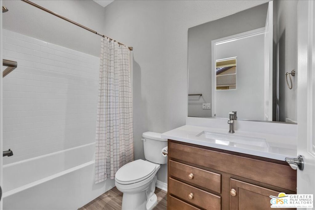 100 Zinfandel Property Photo 22
