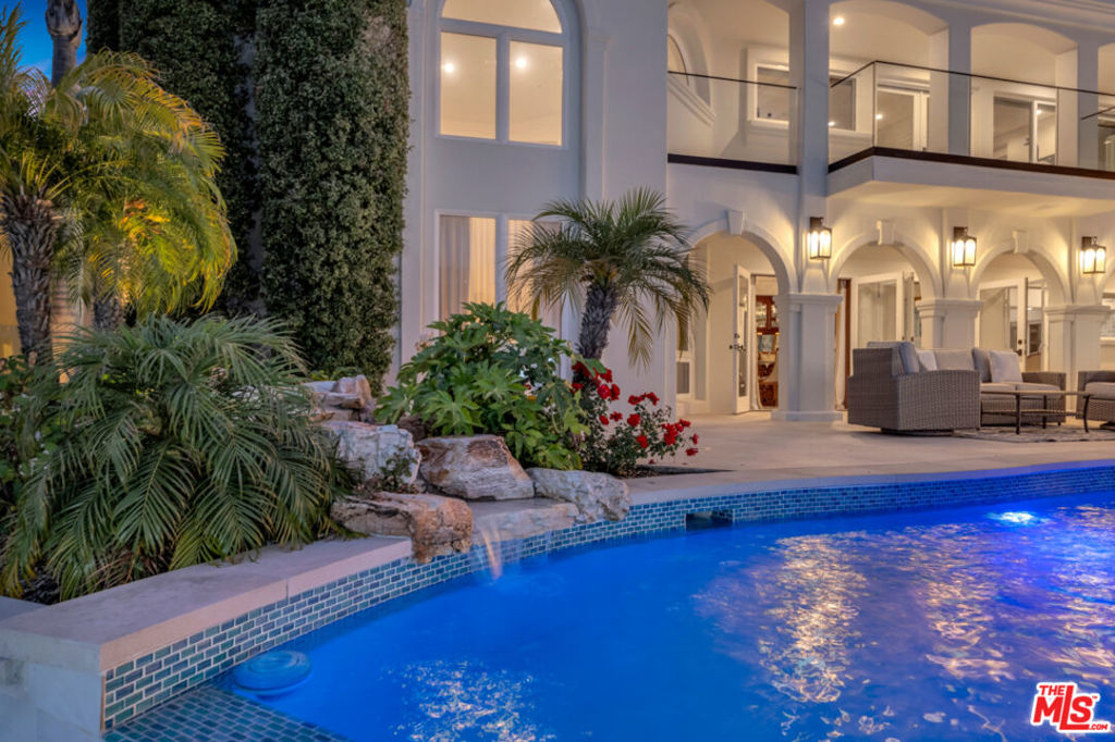 8 Saint Tropez Property Photo 3
