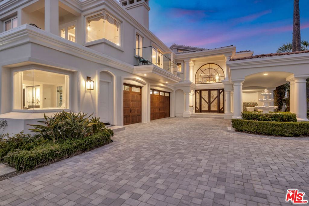 8 Saint Tropez Property Photo 7