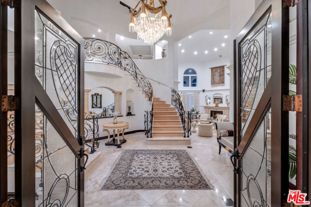 8 Saint Tropez Property Photo 12