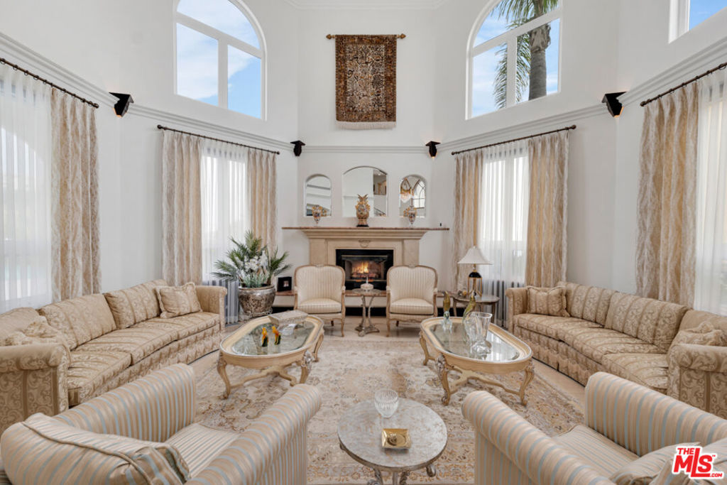 8 Saint Tropez Property Photo 14