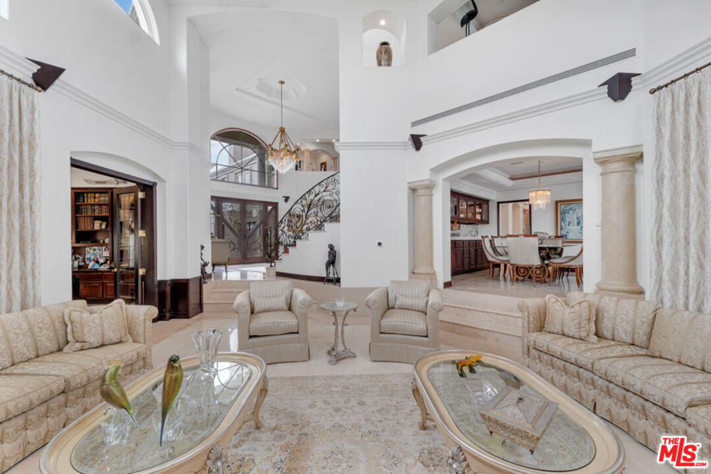 8 Saint Tropez Property Photo 15