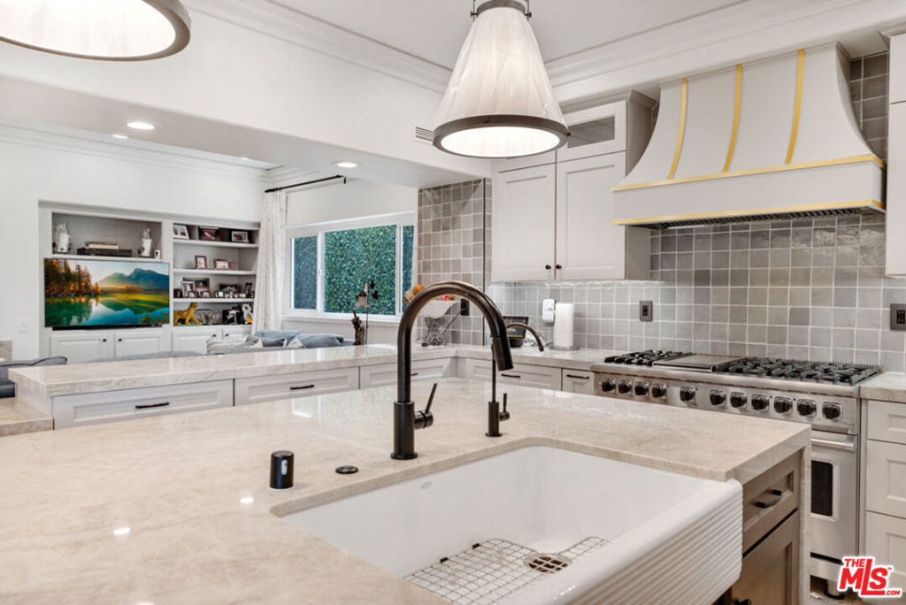 8 Saint Tropez Property Photo 20