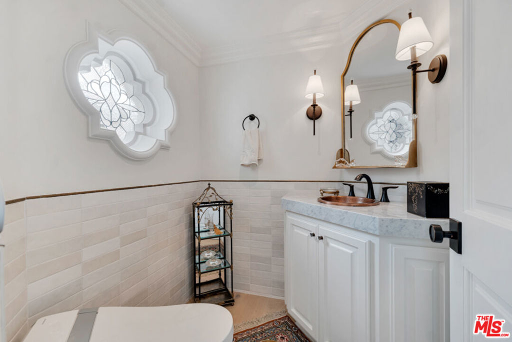8 Saint Tropez Property Photo 25