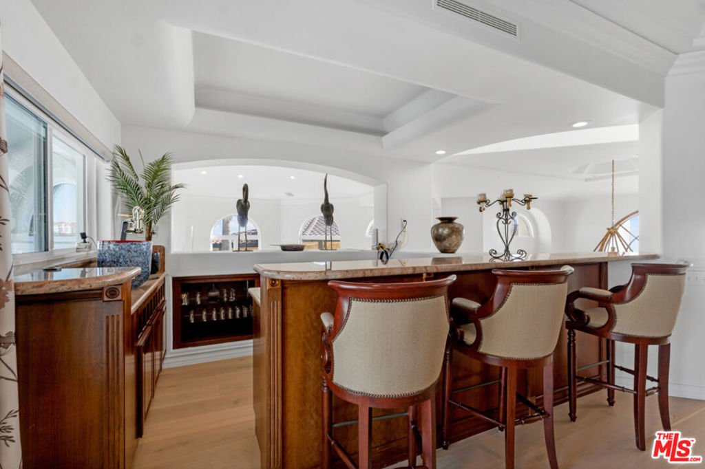 8 Saint Tropez Property Photo 30