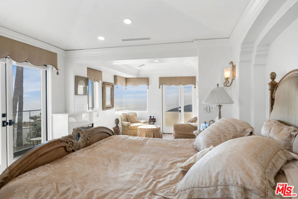 8 Saint Tropez Property Photo 33