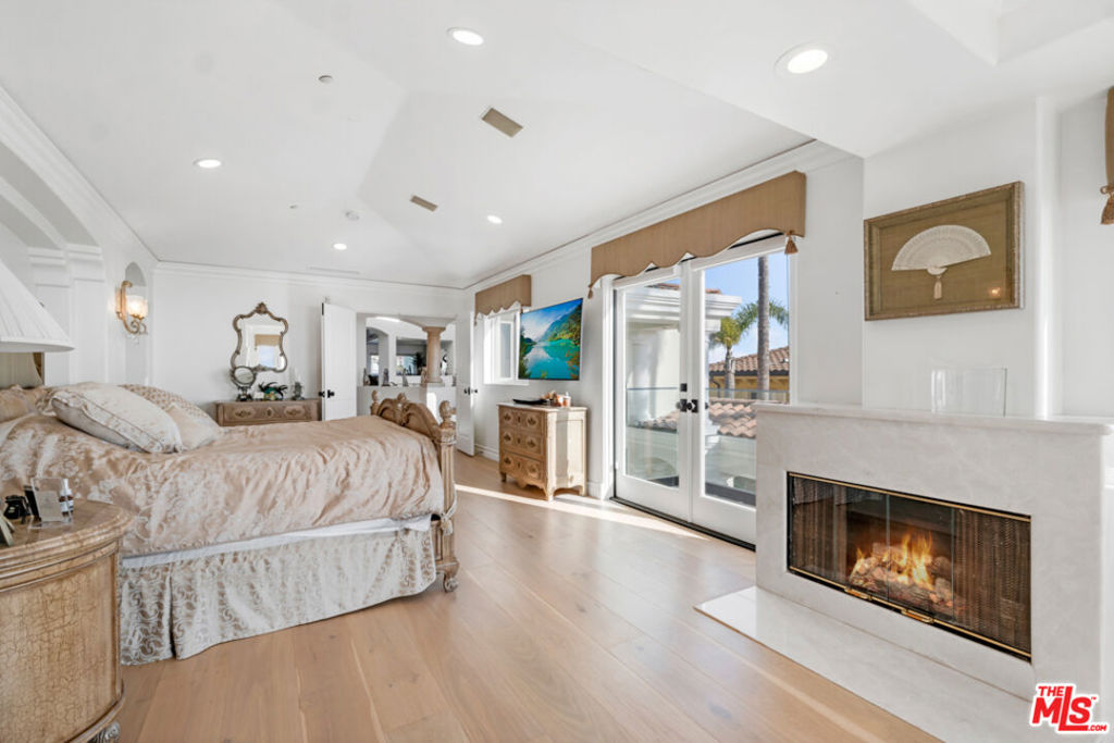 8 Saint Tropez Property Photo 34